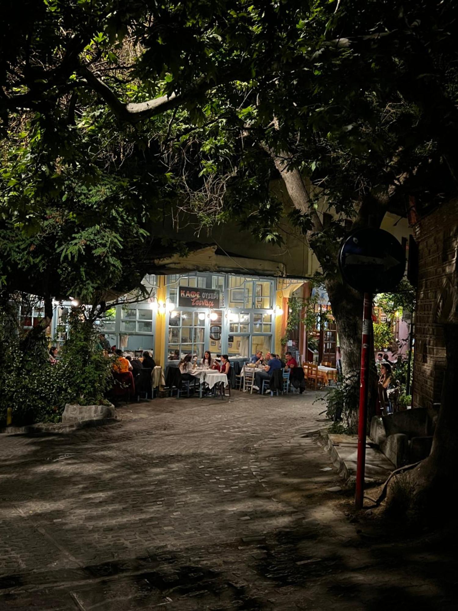 Vintage Experience Στην Άνω Πολη Lägenhet Thessaloníki Exteriör bild